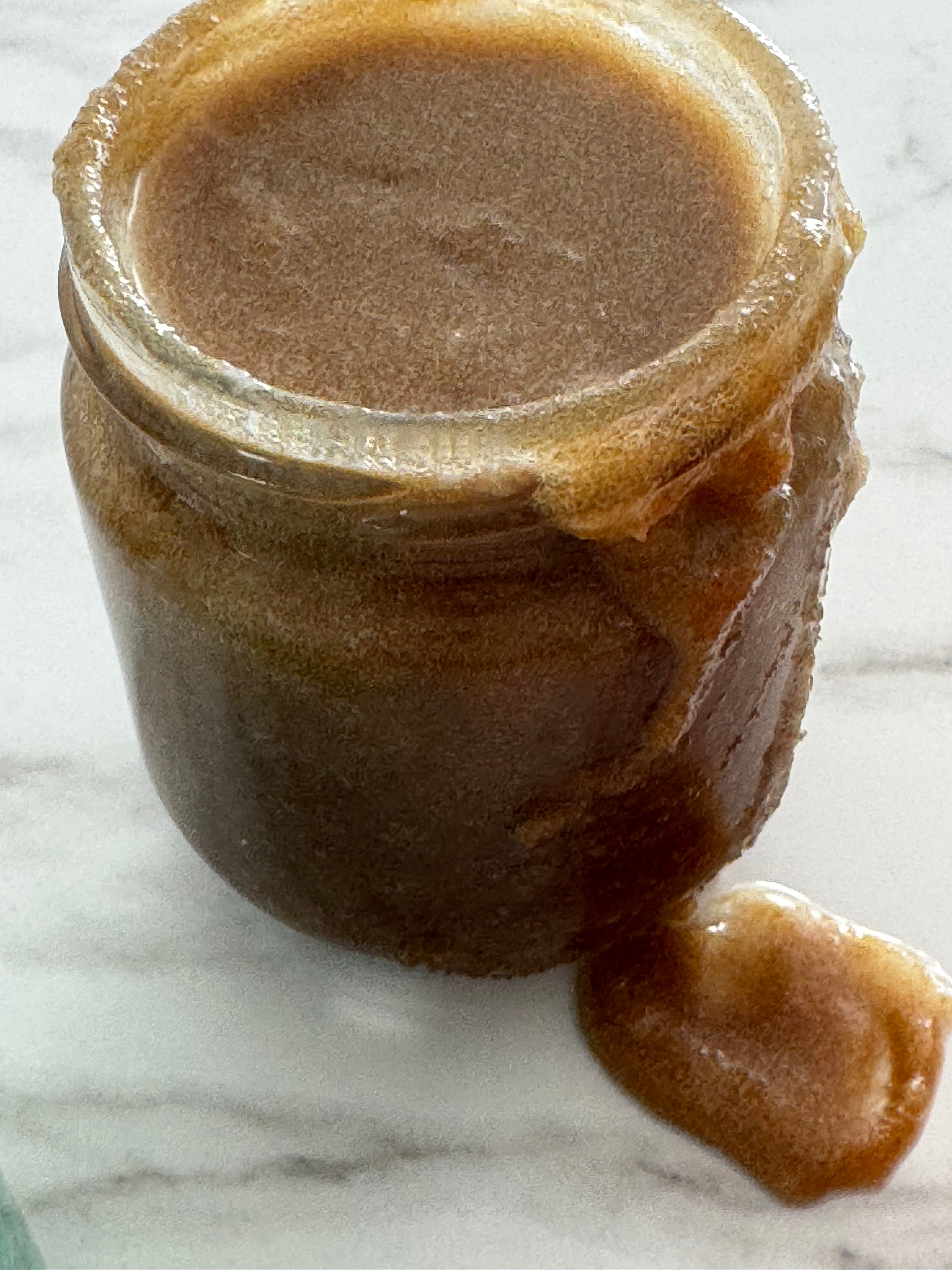 Exfoliant 9oz dans des pots de verres