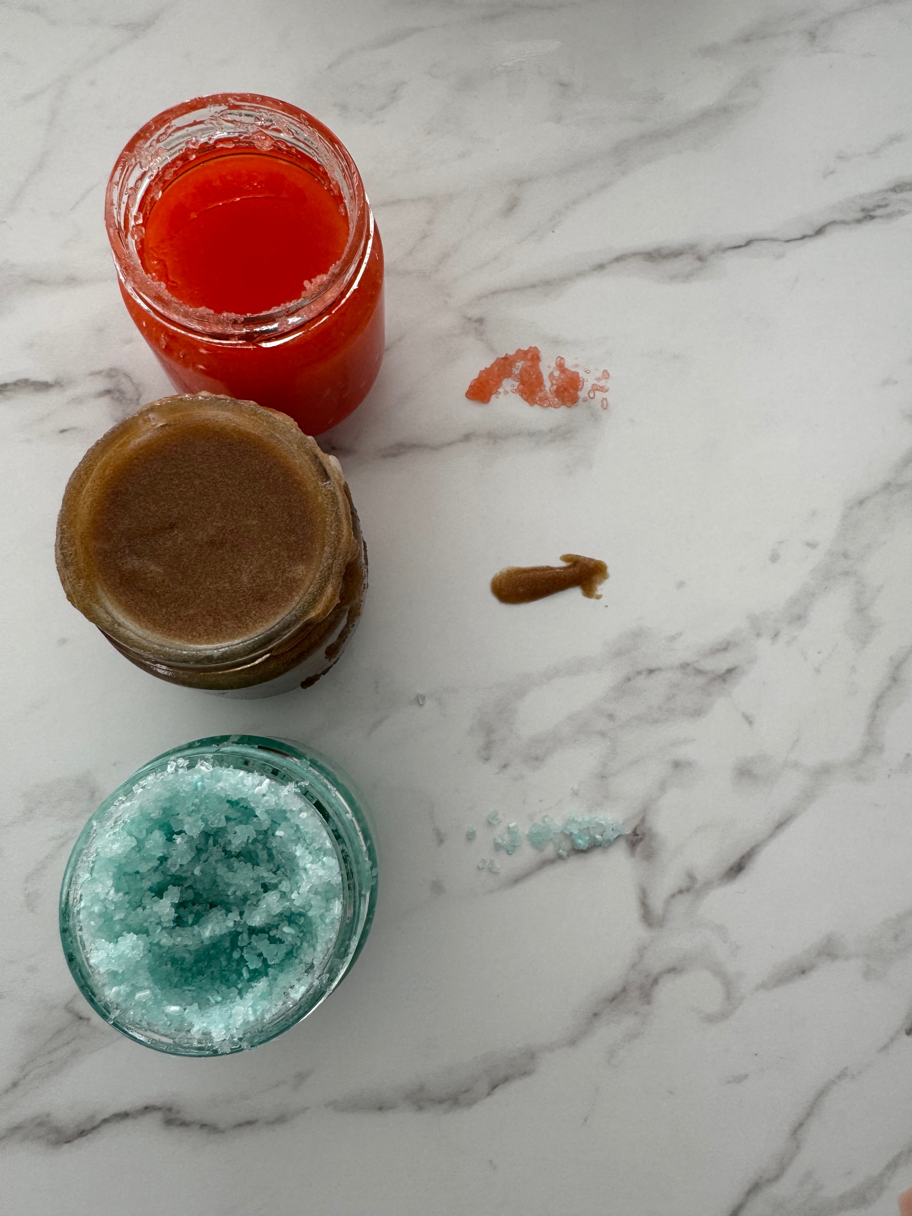Exfoliant 9oz dans des pots de verres
