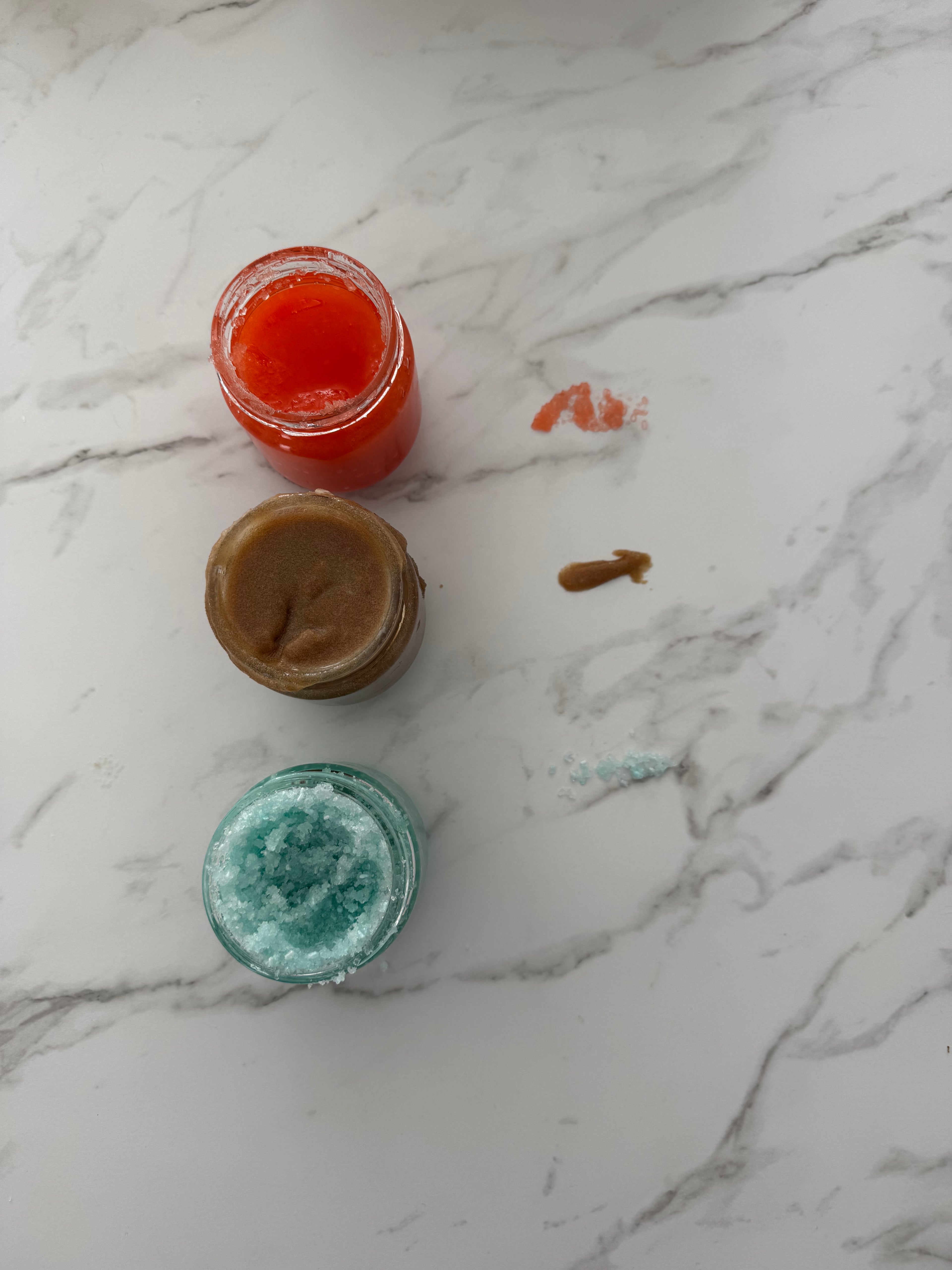 Exfoliant 9oz dans des pots de verres