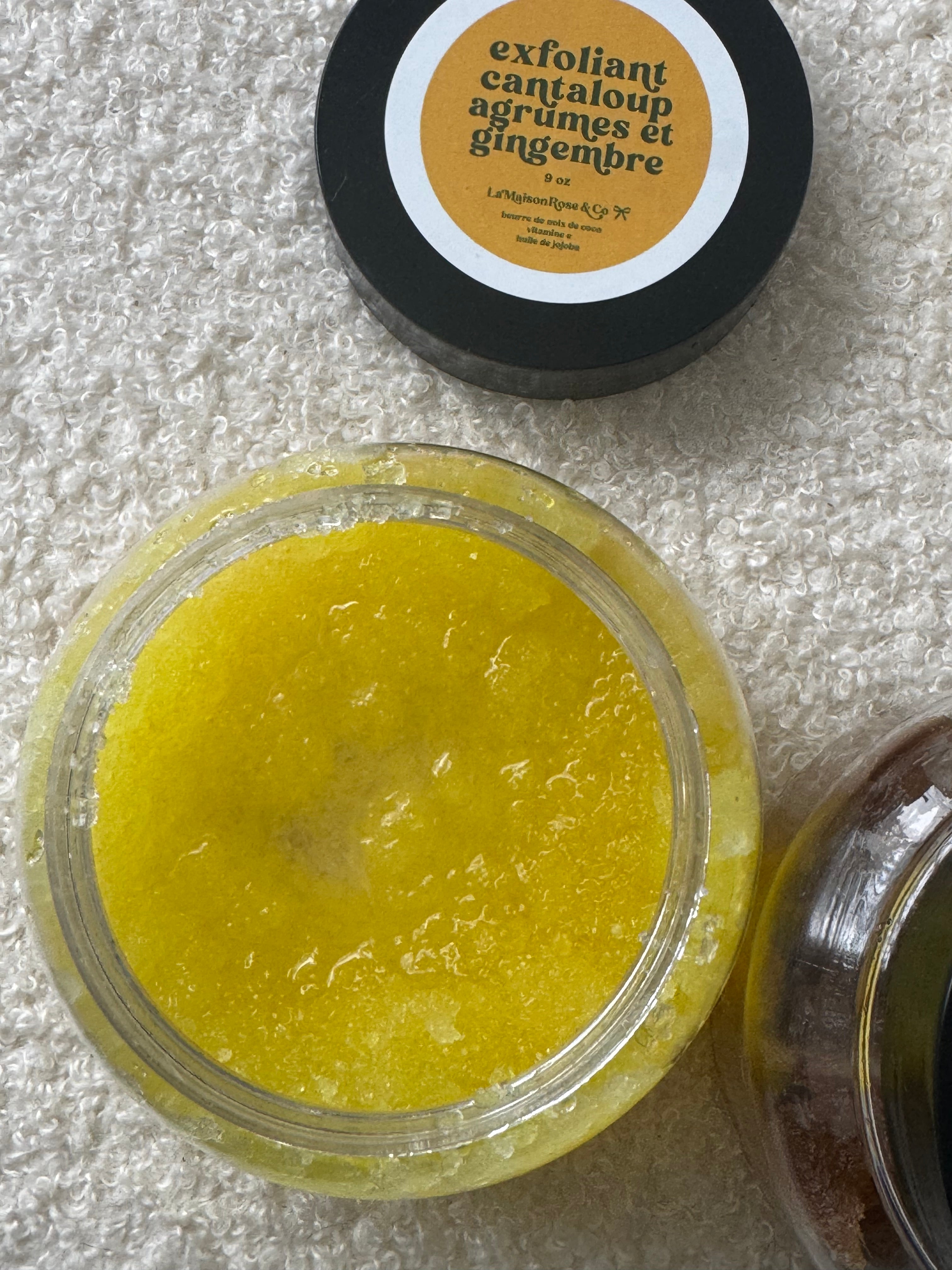Exfoliant 9oz: Contenant  de plastique