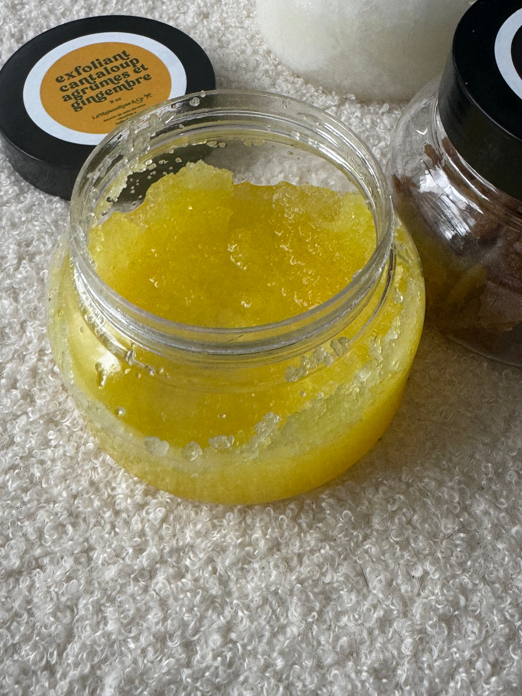 Exfoliant 9oz: Contenant  de plastique