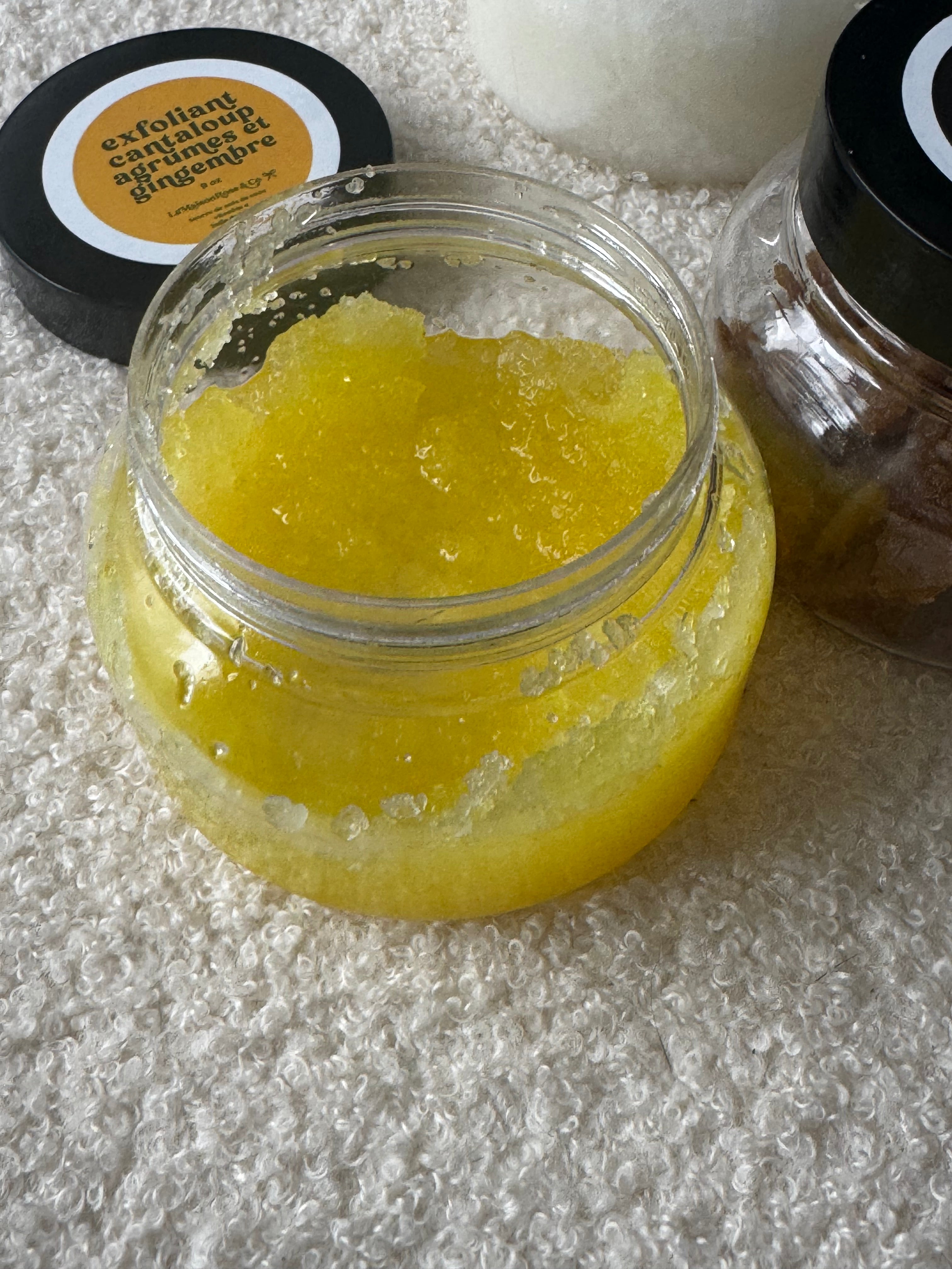 Exfoliant 9oz: Contenant  de plastique